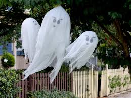 Halloween fence ideas pumpkins black fence. How To Make Hanging Halloween Ghosts How Tos Diy