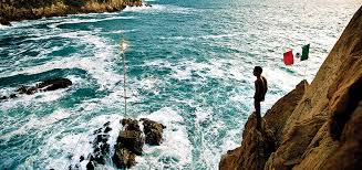 There are divers who are thrown over 20 meters high and it is a really fabulous show. Ubicacion De La Quebrada