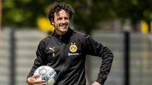 Discover everything you want to know about thomas delaney: Thomas Delaney Is Borussia Dortmund S New Midfield Rock