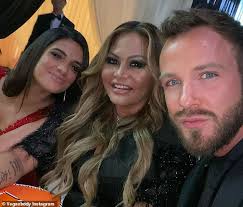 Collins and cevey continue to battle it out. Phil Collins S Ex Wife Orianne Cevey Had Affair With Stripper 29 Lifesly Technology And Business News