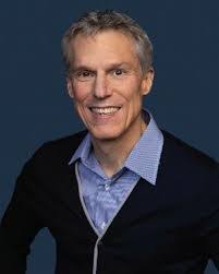 Donald Machado's Instagram, Twitter & Facebook