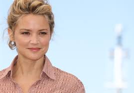 Je te déclare mon amour, messages texte et poèmes de déclaration d'amour, trouver les mots tu voit cette fille la ba? Virginie Efira En Couple Sa Belle Declaration D Amour Au Pere De Sa Fille Elle