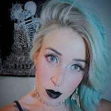 的確是這樣沒錯，而且正統的靈氣治療師是必須經過專業的訓練與考核，通過後取得認證，才能出來幫人進行療癒。  如果是單純喜歡埃及文化或者有在學習埃及靈氣的朋友，最好還是要跟專業的「靈氣治療師」進行區分喔☺️