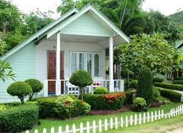 Bentuk pagar klasik lainnya, dapat kita lihat pada foto ini. 30 Desain Taman Depan Rumah Minimalis Sederhana Rumahku Unik