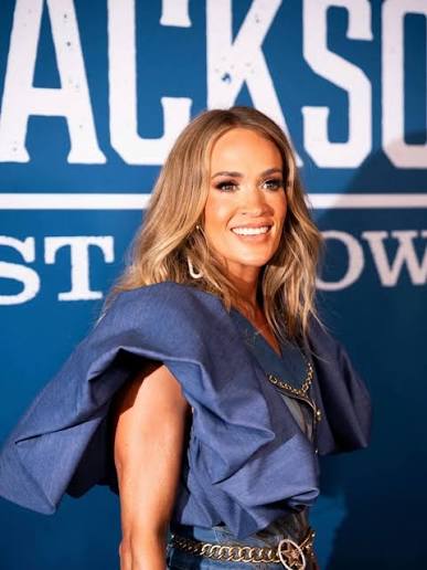 Carrie Underwood at Alan Jackson's “Last Call: One More for the Road -The  Finale” Concert ✨ 📸: gettyimages #carrieunderwood #alanjackson #redcarpet  #concert #photos @carrieunderwood