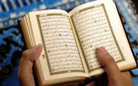 Baca surat yasin lengkap bacaan arab, latin & terjemah indonesia. Bagaimana Cara Bertawassul Dengan Bacaan Surat Yasin Nyantri Yuk