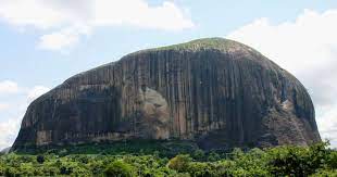 Nevertheless, zuma is depicted on the 100 naira note. Isabell S Travelblog Afrika On Twitter Der Zuma Rock Ist Eine Freistehende Monolithische Felsformation In Der Nahe Von Abuja In Nigeria Der Zuma Rock Liegt An Der Grenze Des Bundesstaates Niger Und Des