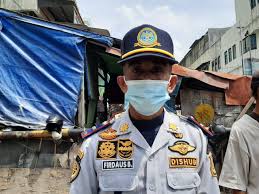 14328 lowongan kerja dishub dki jakarta bulan oktober 2020. Pengunjung Pasar Tanah Abang Parkir Di Trotoar Dishub Dongkol Sepeda Motor Diangkut