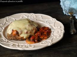 Cotte al forno, le melanzane diventano delle sfiziose pizzette ricoperte di mozzarella e pomodorini. Hamburger Al Forno Con I Funghi Ricetta Semplice Veloce E Filante Hamburger Al Forno Ricette Ricette Semplici