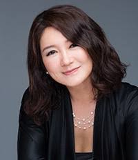 Sukyoung Kim's Instagram, Twitter & Facebook