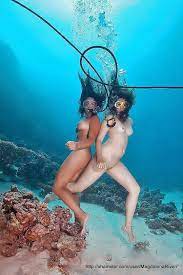 Naked Women Diving - 75 photos