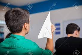 授業中に紙飛行機を投げるエッチな高校生の写真素材・画像素材 Image 29346750