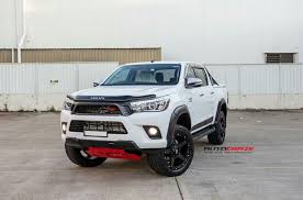 toyota hilux ピックアップトラック ランドクルーザー トヨタ