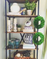 Modern Farmhouse Bookshelf Styling Wayfair Greenery Cream Stoneware Wooden Accents Tobacco Baske Decoraciones De Casa Decoracion De Unas Oficina En Casa