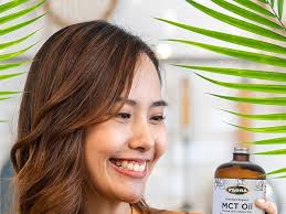 Amazon.com: Flora Health MCT Oil Organic Energy Boost, C8 Caprylic & C10  Capric Acids, Keto, Kosher, Non-GMO Verified, 100% from Ethically and  Sustainably Sourced Coconuts, 17 Fl Oz Liquid, Glass Bottle :