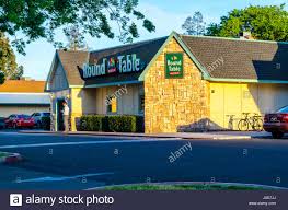 A Round Table Pizza Restaurant In Modesto California Stock Photo Alamy