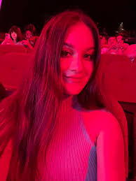 hi everyone!! hope all is well 🙂 ******NOHO area***** my roommate and i  (both females) r looking to fill one of our rooms! we live in a 3bd2ba  townhome style apartment and