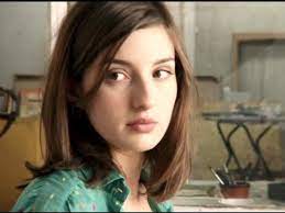 Miguel gazetecilik öğrencisi genç güzel fakat çekingen angela'yla (maría valverde) tanışır. Maria Valverde Madrid 1987 David Trueba Video Dailymotion