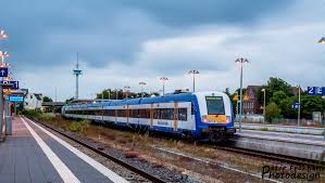 Der Bahnhof Heide Holst Ist Der Einzige Kreuzungsbahnhof Im Kreis Dithmarschen In Schleswig Holstein Hier Kreuzen Die Bahnstrecken Hamburg Elmshorn Heid Train