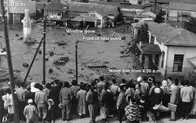 Tsunami warnings issued, then lifted, for alaska after massive earthquake off coast. Surviving A Tsunami Lessons From Chile Hawaii And Japan