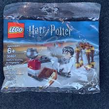 Lego Harry Potter 30407 Harry S Journey To Hogwarts Polybag 40 Pcs New Sealed Harrypotter Harry Book Lego Harry Potter Hogwarts Harry Potter Lego Sets