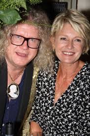 Pour les articles homonymes, voir chalencon (homonymie). Affaire Conclue Comment Sophie Davant A Reagi Au Depart Tele Star