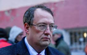 Читать униан в telegram читать униан в viber. Anton Gerashenko Utrom Pokinul Ukrainu So Shramom Na Shee Istochnik Ekonomika Ot Proroka