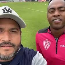 🚨 ¡LOS HERMANOS IBARRA EN IDV!, No solo Renato Ibarra jugará en  #Independiente del Valle. También lo hará su hermano, Romario, quien era  pretendido por #Peñarol de Uruguay. Los 'ñaños' serán rayados ...