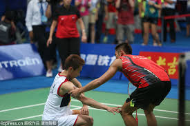 See more of lin dan vs lee chong wei badminton on facebook. Lin Dan Wins Olympic Final Rematch Over Injured Lee 1 Chinadaily Com Cn