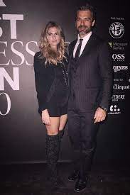 The tv actress was previously married to danny mozes and also has two children with him; Luca Argentero A C E Posta Per Te Con Cristina Marino Incinta