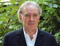 Michele santoro onu yeniden i̇talyan ulusal televizyon yükümlü bir yargı karara dayanarak, geri rai üzerine çalışmaları gitmek arzusu üzerine kararını dayanarak, 19 ekim 2005 tarihinde bir mep istifa etti. Foto Di Michele Santoro