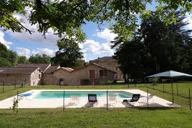 Le Gite La Datcha Du Broustet Ancienne Ferme Renovee Independante Avec Jardin Prive Et Piscine A Partager Proche Nerac Et Casteljaloux Location Vacances A Barbaste Clevacances