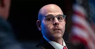 William Becomes a Model Prince ... in Wax