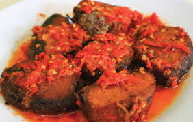4 cabe merah besar 10 cabe merah keriting 7 siung bawang merah 5 siung bawang putih cara 1. Resep Sederhana Membuat Pindang Tongkol Balado