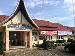 ˈpadaŋ) is the capital and largest city of the indonesian province of west sumatra. Dharmasraya