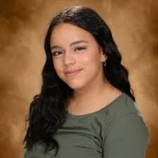 Elisa Deleon's Instagram, Twitter & Facebook