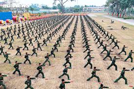 Lính đặc công mình trần luyện võ giữa giá rét để chuẩn bị Triển lãm Quốc  phòng