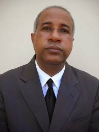 BARAHONA: Víctor Santana se une a los sectores que piden el traslado del  general Máximo Báez.