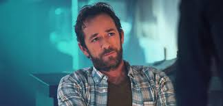 The riverdale premiere is downright packed with easter eggs and nods to archie comics, so don't miss a single one! Archies Vater So Geht Riverdale Mit Dem Tod Von Luke Perry Um