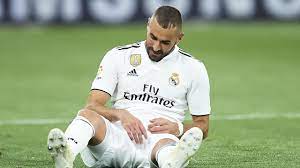 La situation n'est pas alarmante mais voir le real madrid à 4 points du barça n'est pas nécessairement ce que les supporters du bernabeu imaginaient. Espagne Real Madrid Karim Benzema Blesse Aux Ischio Jambiers Eurosport