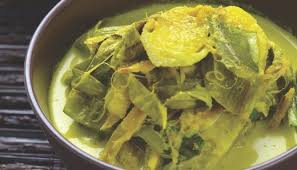 Gulai daun pakis ( eğrelti gulai jariang veya gulai jengkol ( archidendron pauciflorum gulai). Resepi Gulai Pisang Muda Ikan Bilis