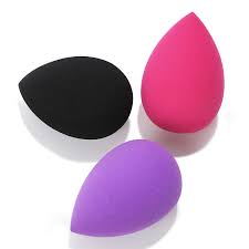 This one is specially beneficial for sensitive skin type and is great for. Amazon Com Makeup Sponges Larbois 3 Pack Blender Beauty Foundation Blending Sponge Professional Beauty Makeup Set For Dry Wet Use Red Black Purple Beauty