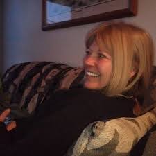 Lisa Lovingood's Instagram, Twitter & Facebook