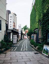 The largest and most famous of the 5 palaces of seoul, this complex is a great place to try on traditional korean dresses known as hanboks and . One Week In Seoul Making Thyme For Health