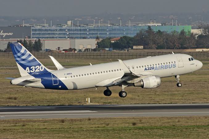 Airbus A320-200 CFM with sharklets