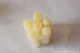 homemade beeswax lip balm recipe