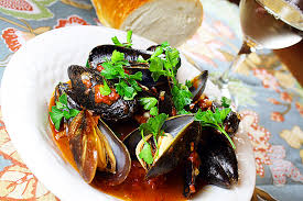 steamed mussels in white wine and