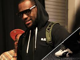 lebron james air flight 1 qs 1 Celebrity Feet: LeBron James Nike Air Flight One. LeBron James once serenaded Penny Hardaway with the famous verse “Did you ... - lebron-james-air-flight-1-qs-1