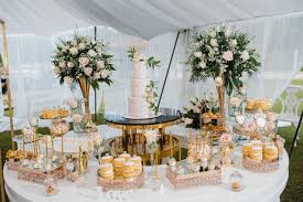 decoración de mesa de pastel para boda