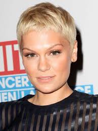jessie j s natural lips and false lashes
